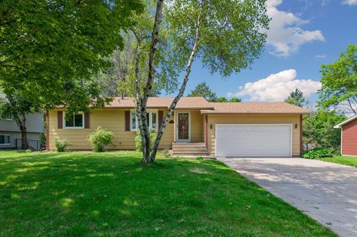 6990 Redwing Ln, Chanhassen, MN, 55317-9202 | Card Image