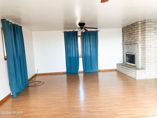 Den | Image 10