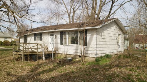 112 N Dauphin St, Chestnut, IL, 62518-6125 | Card Image