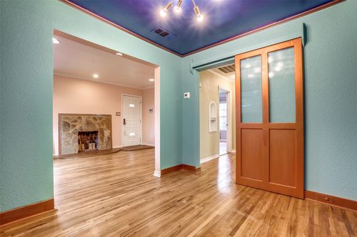 8810 Daytonia Ave, Dallas, TX, 75218-4110 | Card Image