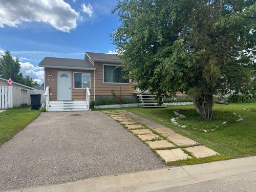 909 5 Ave Se, Slave Lake, AB, T0G2A3 | Card Image