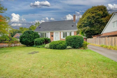 37 Margaret Ave N, Waterloo, ON, N2J3P3 | Card Image