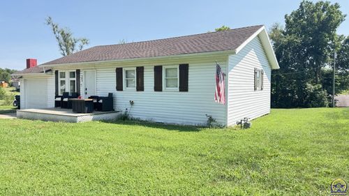705 Washington St, Oskaloosa, KS, 66066-5010 | Card Image