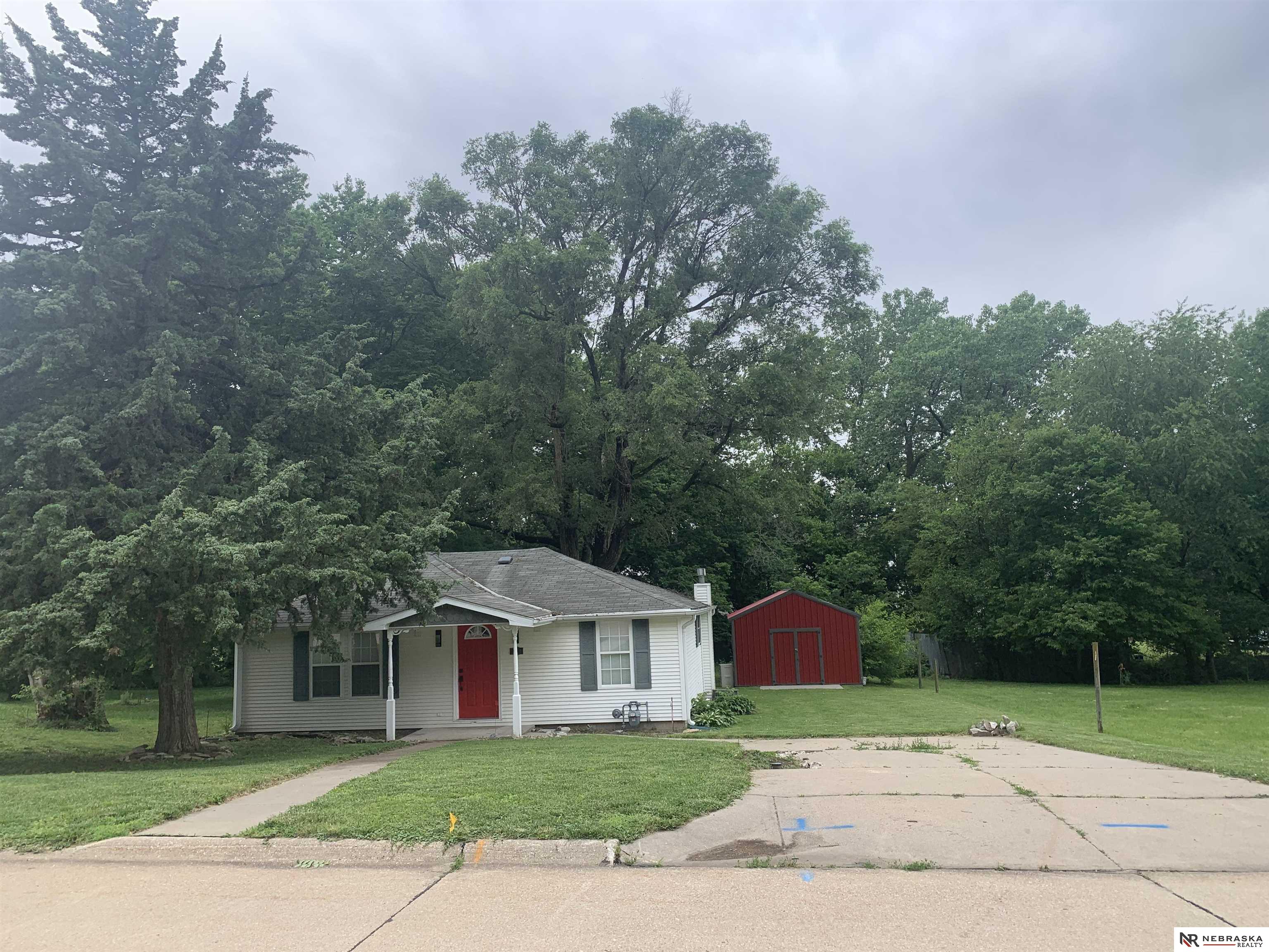 Q St, Auburn, NE 68305