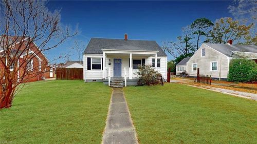 645 Surry St, Portsmouth, VA, 23707-1326 | Card Image