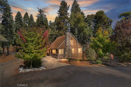 863 Oak Rd, Lake Arrowhead, CA, 92352 | Card Image