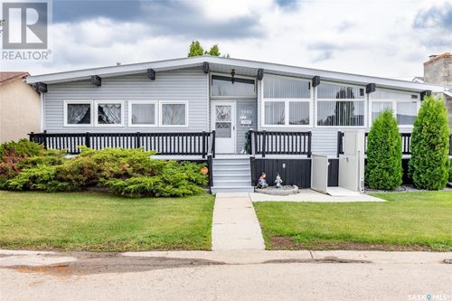 1094 Corman Cres, Moose Jaw, SK, S6H6W1 | Card Image