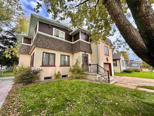 1805 Superior Ave, Tomah, WI, 54660-2745 | Card Image