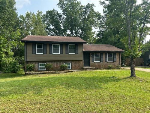 8415 Magnolia Dr, Jonesboro, GA, 30238-3186 | Card Image