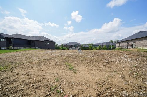 1947 Horseshoe Bnd, Washingtn Twp, OH, 45458-9744 | Card Image