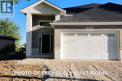 927-B Bouffard, Lasalle, ON, N9J2Y1 | Card Image