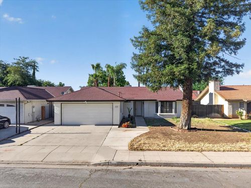 3670 W Fedora Ave, Fresno, CA, 93722-4759 | Card Image