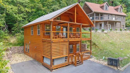 2395 Alpine Village Way, Sevierville, TN, 37863 | Card Image