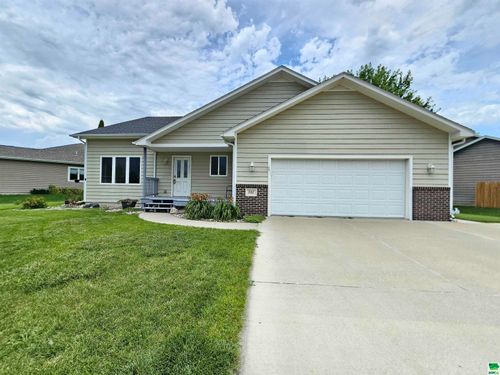 707 Prairie Blvd, Dakota Dunes, SD, 57049-5408 | Card Image