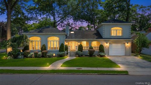 252 Cornwell Ave, Malverne, NY, 11565-1851 | Card Image