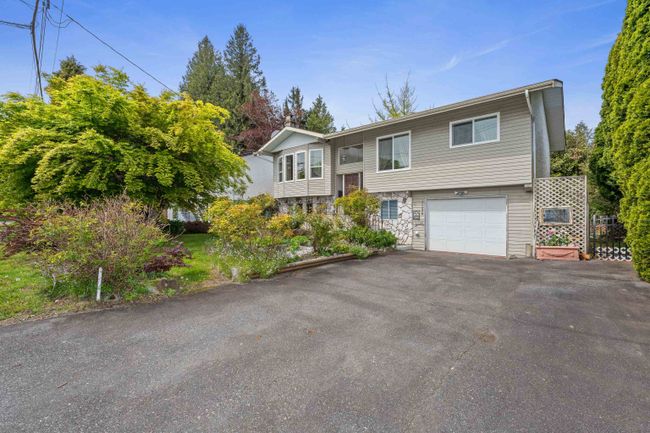 33351 Whidden Avenue, House other with 4 bedrooms, 2 bathrooms and 5 parking in Mission BC | Image 1