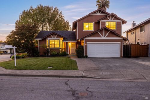 105 Jutta Way, Windsor, CA, 95492 | Card Image
