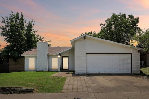 3828 Walnut Dr, Bedford, TX, 76021-5130 | Card Image