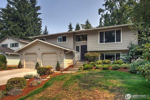 10616 164th Ave Ne, Redmond, WA, 98052-2768 | Card Image