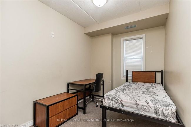 101 - 253 Lester St, House attached with 5 bedrooms, 2 bathrooms and null parking in Waterloo ON | Image 32