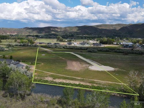 2475 River Ranch Ln, Emmett, ID, 83617-8019 | Card Image