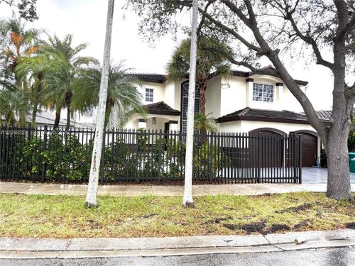 9352 Sw 155th Ave, Miami, FL, 33196-1112 | Card Image