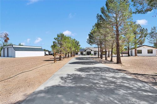 37077 Coyote Lake Rd, Newberry Springs, CA, 92365-9769 | Card Image
