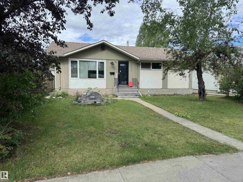 8806 168 St Nw, Edmonton, AB, T5R2V5 | Card Image