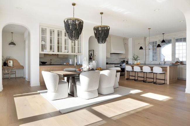 Photo from a previous project. Final design and features tailored to the Buyer’s preferences. | Image 6