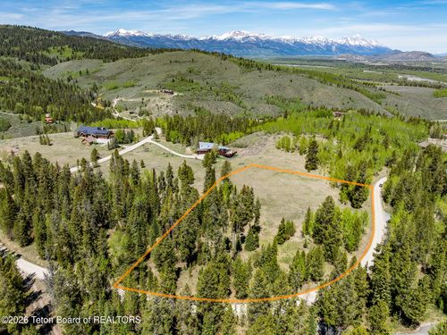 3625 W Highland Trl, Wilson, WY, 83014-5141 | Card Image