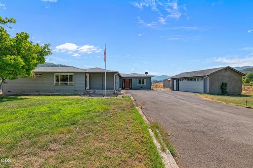 95 Champlin Ln, Gold Hill, OR, 97525-6805 | Card Image