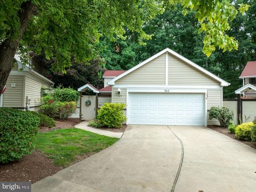365 Oakwood Ave, STATE COLLEGE, PA, 16803-1695 | Card Image