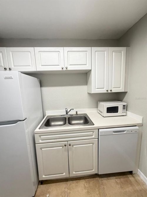 101-13697 Orange Sunset Dr, TAMPA, FL, 33618-3463 | Card Image