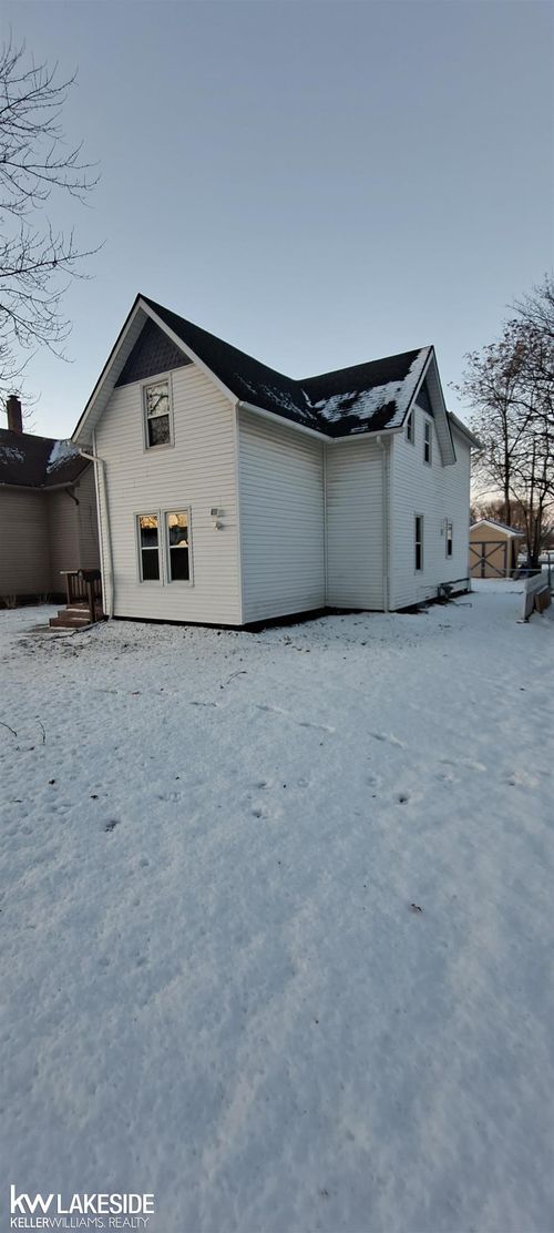 15 Michigan St, Mount Clemens, MI, 48043-5901 | Card Image