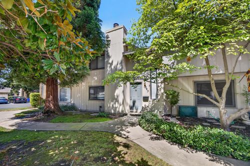 583 Leeward Way, Sacramento, CA, 95831-2010 | Card Image