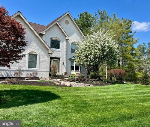 27 Arabian Way, HOLLAND, PA, 18966-5303 | Card Image