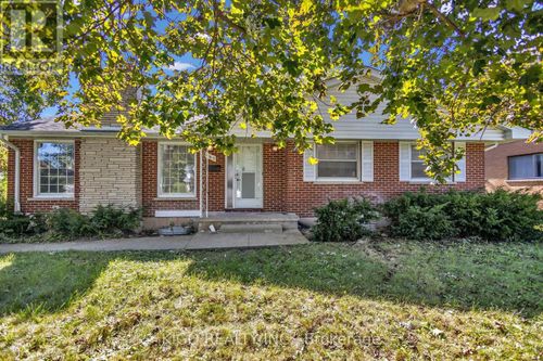 467 Base Line Rd E, London, ON, N6C2P5 | Card Image