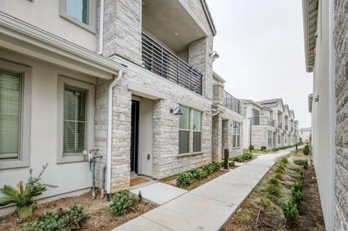 484 W Balsam Ln, Clovis, CA, 93611-7291 | Card Image