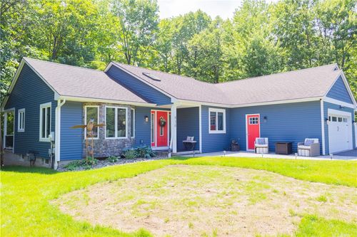 930 Friar Tuck Ln, Webster, NY, 14580-2561 | Card Image