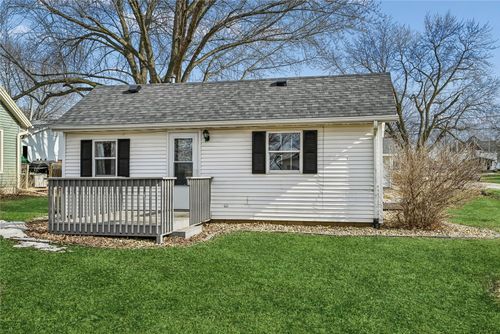 400 Wilson St, Walker, IA, 52352-9687 | Card Image
