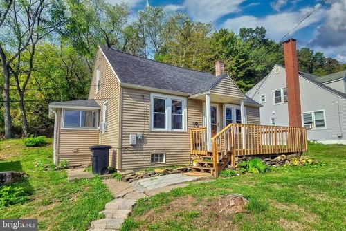 209 Melody Ln, LOCK HAVEN, PA, 17745-1035 | Card Image
