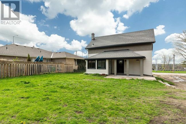 82 Gloucester Terr, House other with 2 bedrooms, 2 bathrooms and 4 parking in Goderich ON | Image 33