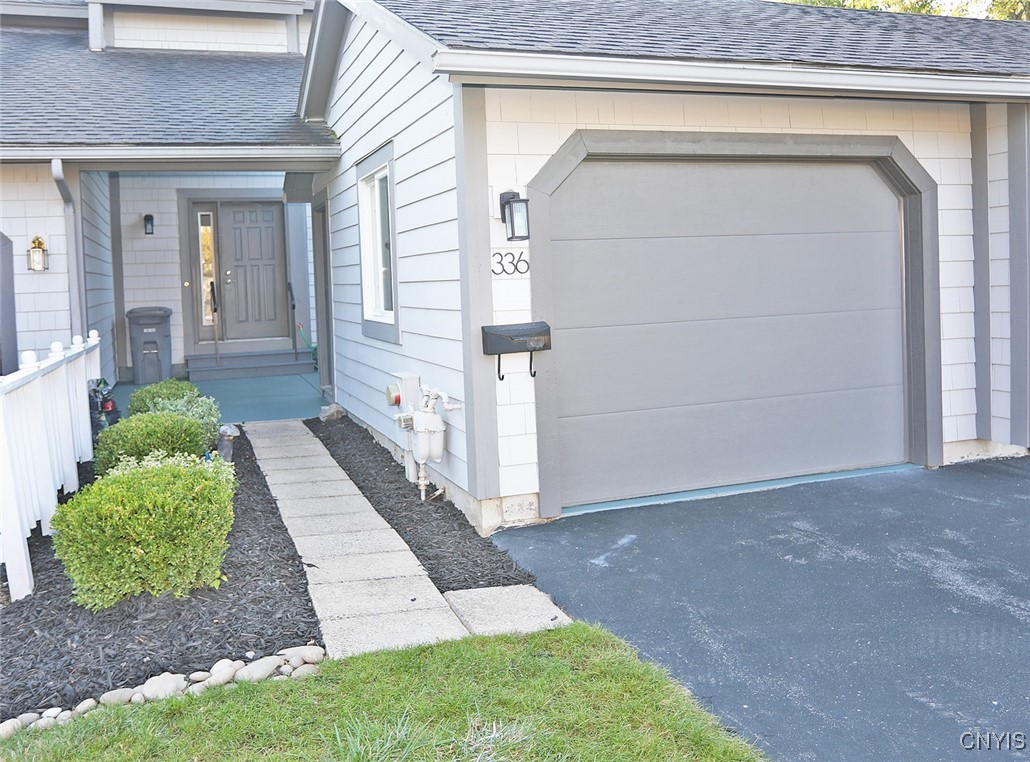 Summerhaven Dr, East Syracuse, NY 13057