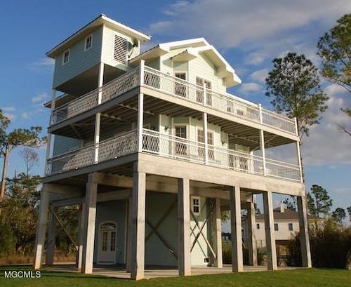 219 Baywood Dr, Pass Christian, MS, 39571-2111 | Card Image