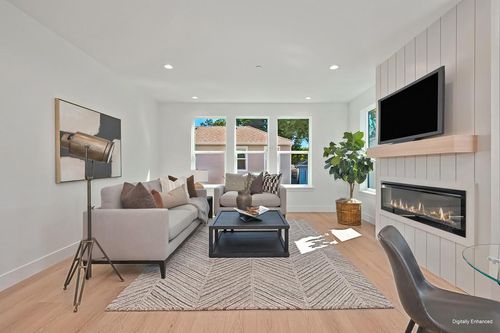 1216 Uptown Aly, Sacramento, CA, 95818 | Card Image