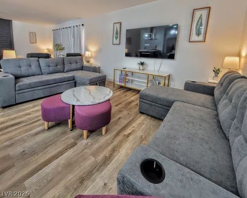 3113 Black Forest Dr, Las Vegas, NV, 89102-0610 | Card Image