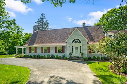 220 Croton Ave, Mount Kisco, NY, 10549-4033 | Card Image