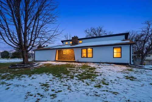 89 3rd St, Hudson, IA, 50643-9788 | Card Image