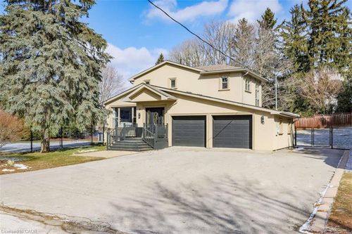 4 Peter St, Freelton, ON, L8B0Z4 | Card Image