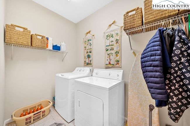 201 - 164 Evergreen Springs Ct, Condo with 2 bedrooms, 3 bathrooms and null parking in Blowing Rock NC | Image 23